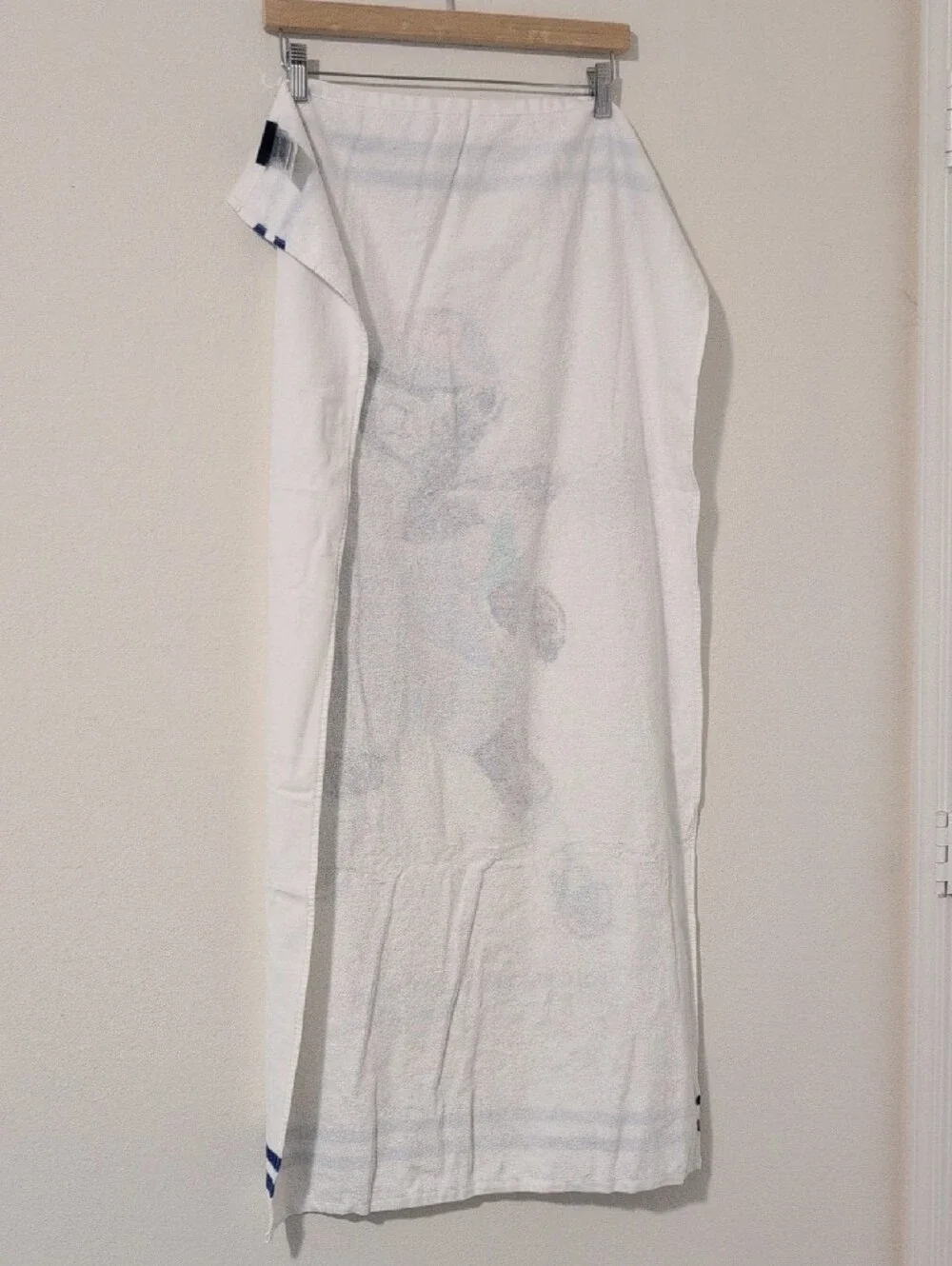 Ralph Lauren White Towel with Embroidered Tennis Bear in Navy and Orange